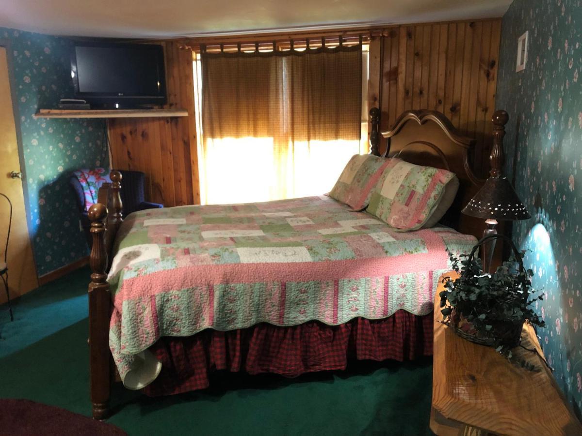 Smokies Bed And Breakfast - Evergreen Cottage Inn Pigeon Forge Bagian luar foto