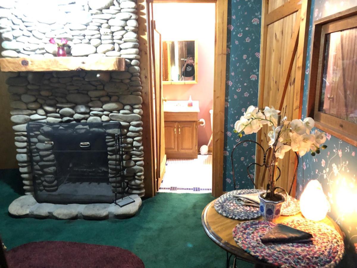 Smokies Bed And Breakfast - Evergreen Cottage Inn Pigeon Forge Bagian luar foto
