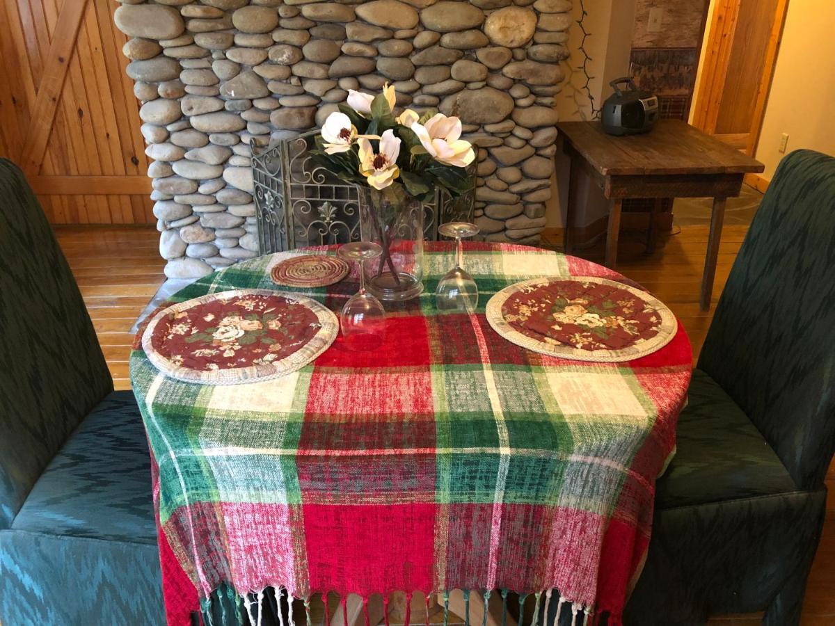 Smokies Bed And Breakfast - Evergreen Cottage Inn Pigeon Forge Bagian luar foto