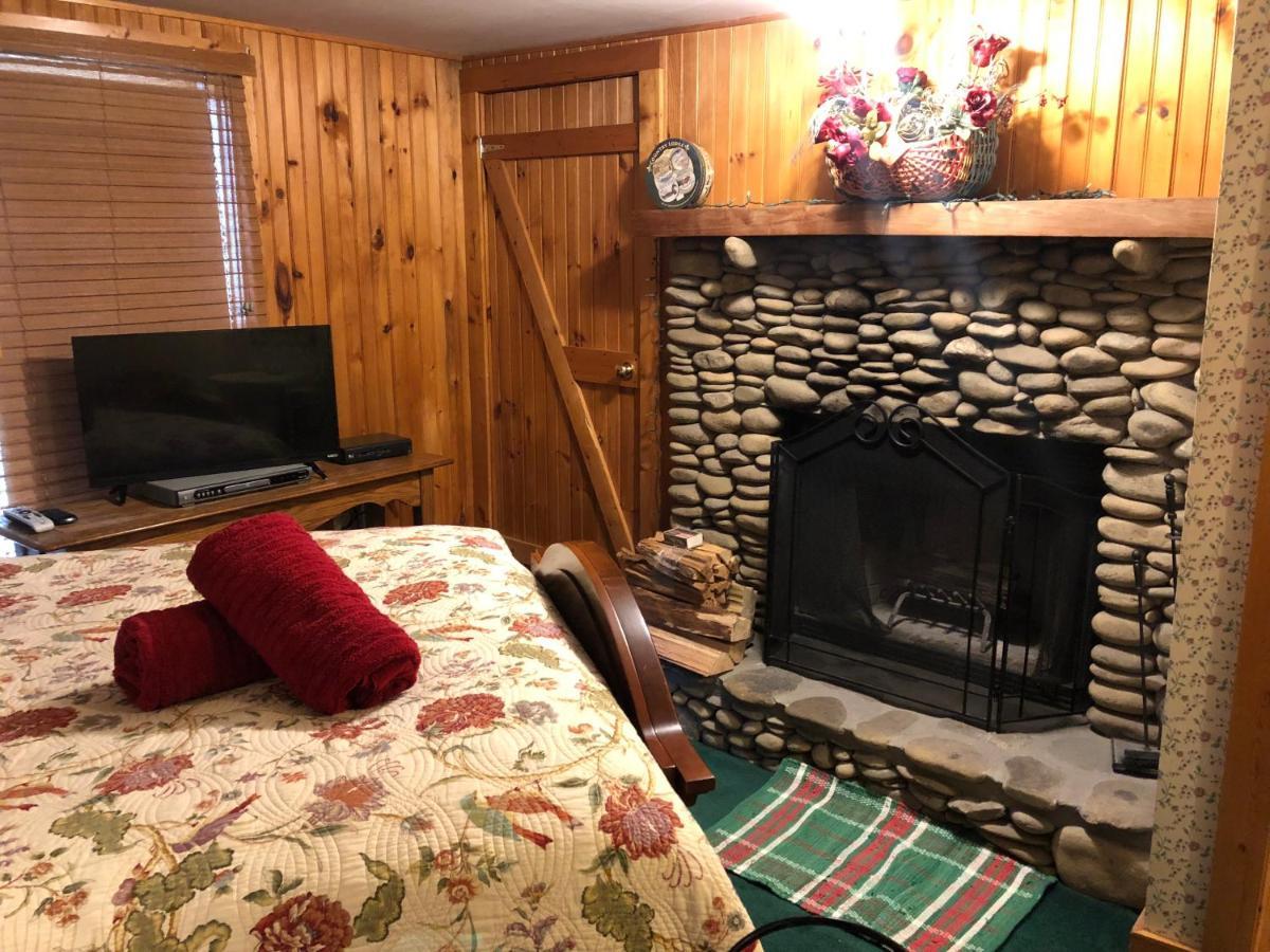 Smokies Bed And Breakfast - Evergreen Cottage Inn Pigeon Forge Bagian luar foto