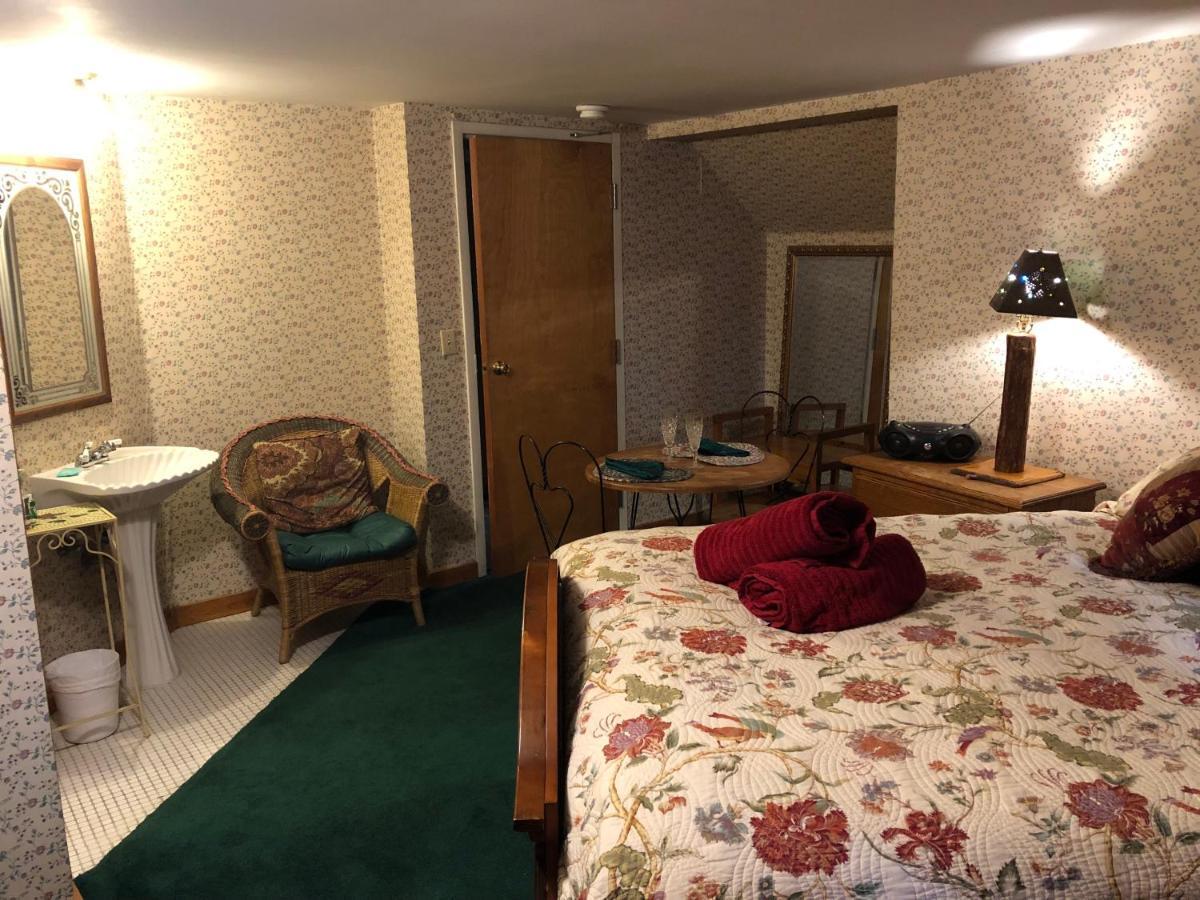 Smokies Bed And Breakfast - Evergreen Cottage Inn Pigeon Forge Bagian luar foto