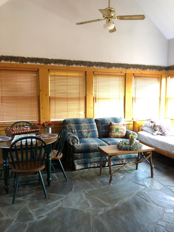 Smokies Bed And Breakfast - Evergreen Cottage Inn Pigeon Forge Bagian luar foto